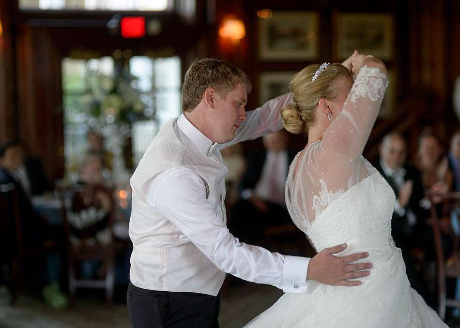 The Country Club wedding in Pepper Pike by Cleveland wedding photographers Hunter Photographic