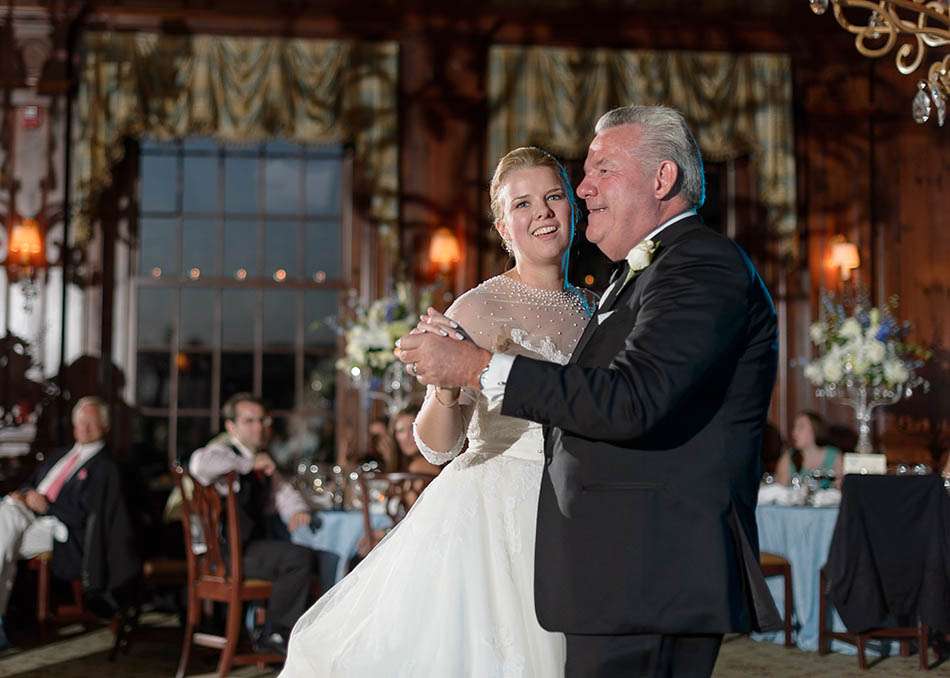 The Country Club wedding in Pepper Pike by Cleveland wedding photographers Hunter Photographic