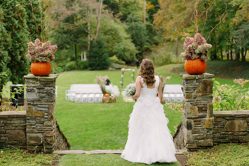 An autumn Hillbrook Club Cleveland wedding by Hunter Photographic