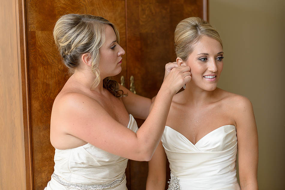 A Plum Brook Country Club wedding by Cleveland wedding photographers Hunter Photographic