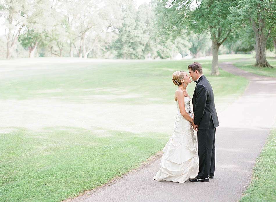 A Plum Brook Country Club wedding by Cleveland wedding photographers Hunter Photographic