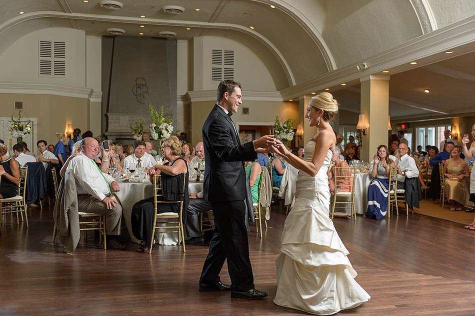 A Plum Brook Country Club wedding by Cleveland wedding photographers Hunter Photographic