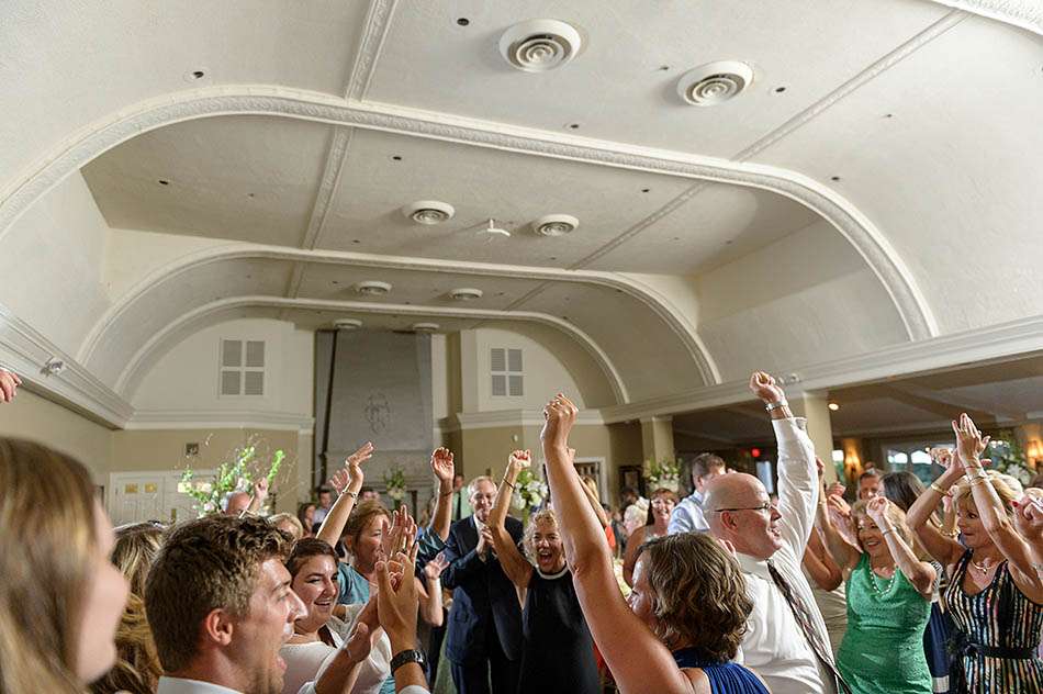 A Plum Brook Country Club wedding by Cleveland wedding photographers Hunter Photographic