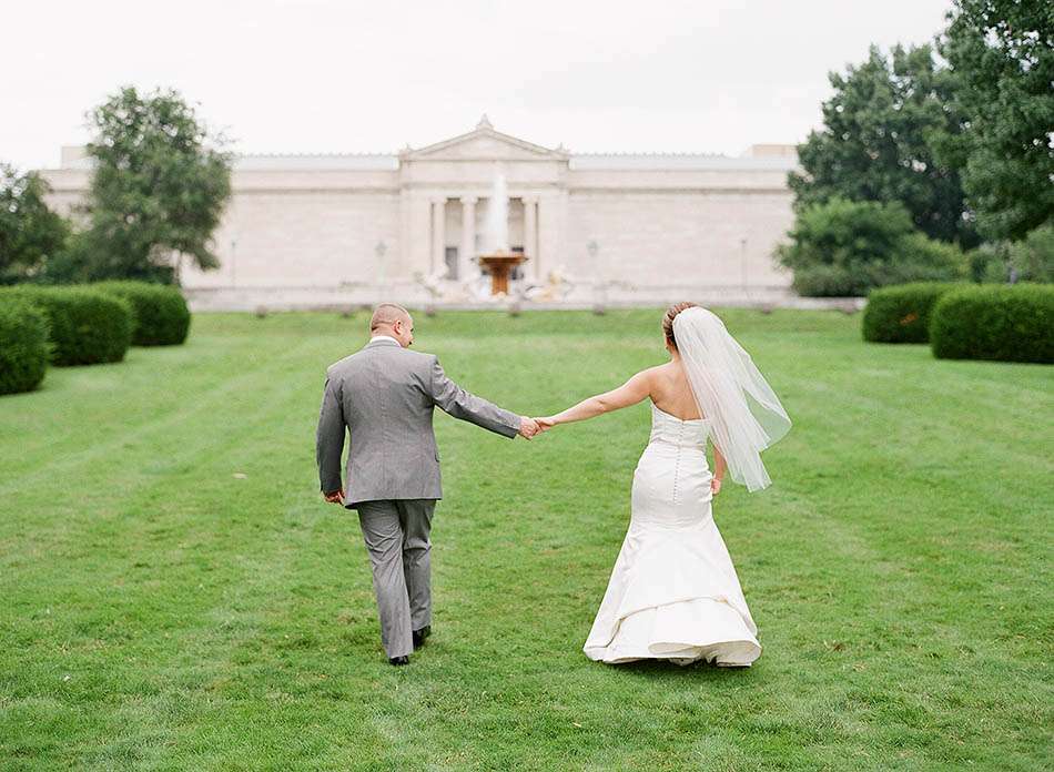 A Ritz Carlton Cleveland wedding in pastel pink