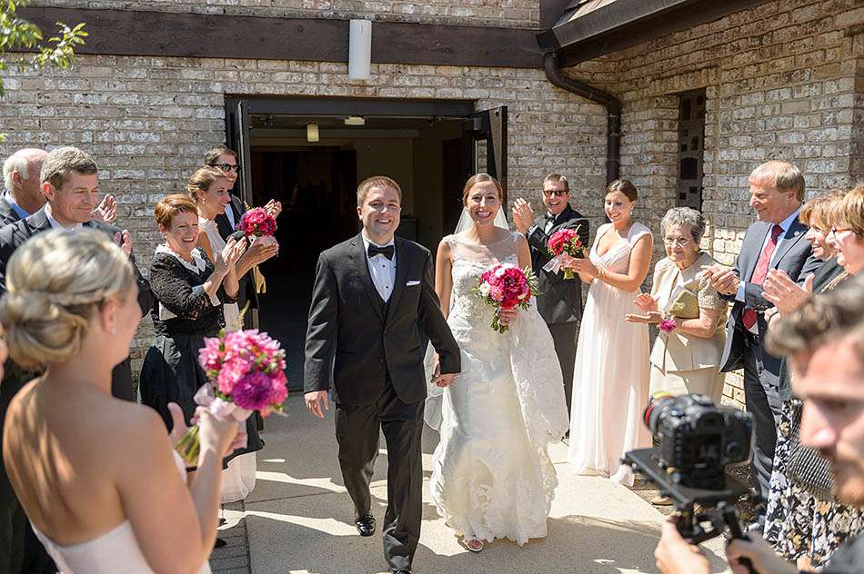 A summery Windows on the River wedding in downtown Cleveland