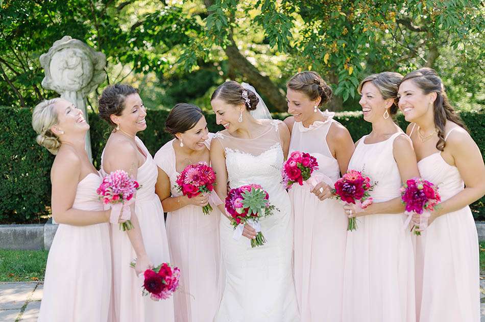 A summery Windows on the River wedding in downtown Cleveland