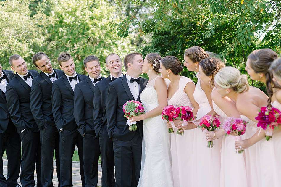 A summery Windows on the River wedding in downtown Cleveland