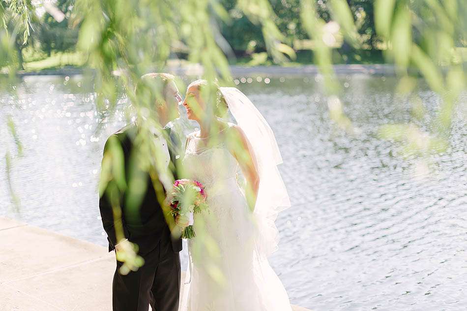 A summery Windows on the River wedding in downtown Cleveland