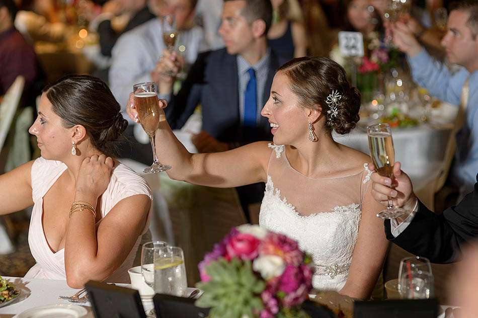 A summery Windows on the River wedding in downtown Cleveland