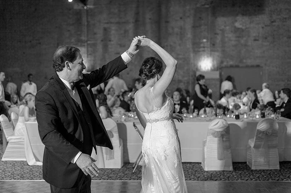 A summery Windows on the River wedding in downtown Cleveland