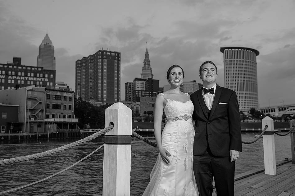 A summery Windows on the River wedding in downtown Cleveland
