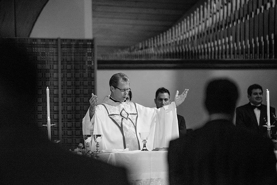 Our Lady of Mount Carmel Ashtabula wedding ceremony by Cleveland wedding photographer Hunter Photographic