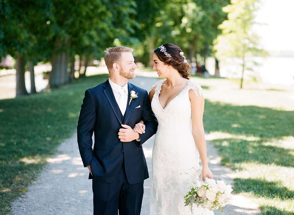 Nazareth Hall wedding photography in Delta, Ohio by Cleveland wedding photographer Hunter Photographic