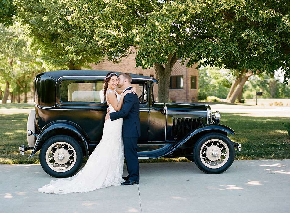 Nazareth Hall wedding photography in Delta, Ohio by Cleveland wedding photographer Hunter Photographic