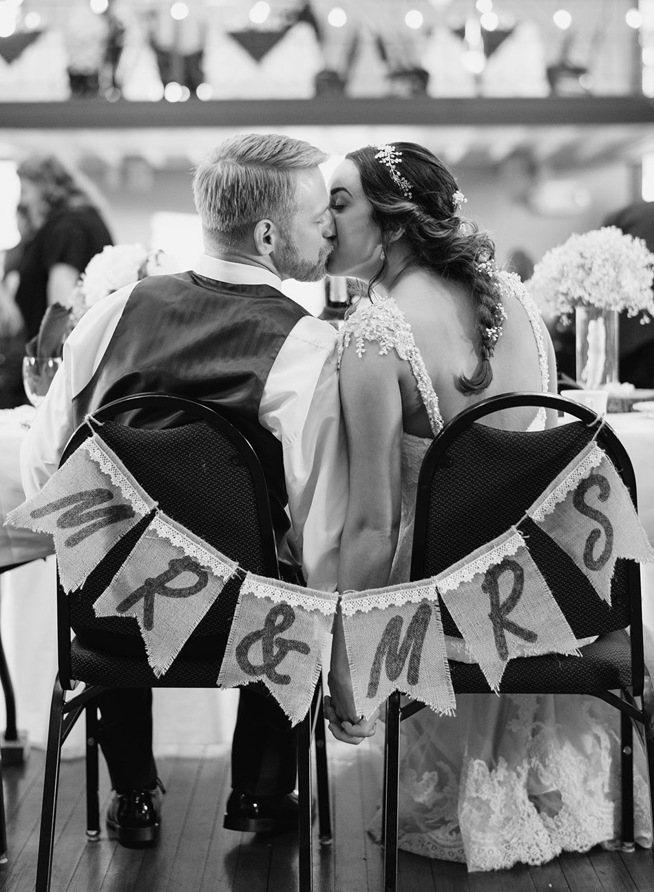 Nazareth Hall wedding photography in Delta, Ohio by Cleveland wedding photographer Hunter Photographic