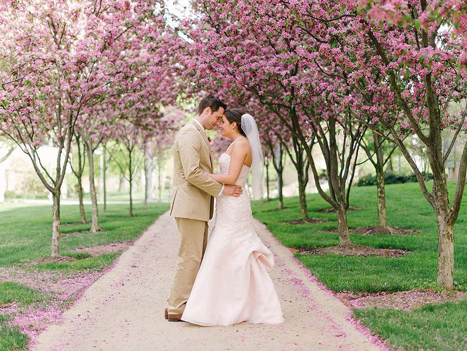Natalie & Sean – A Blush Colored Wedding at Portage Country Club