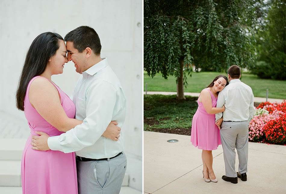 A summer engagement session at Clevleand Museum of Art with Lindsey and Jared
