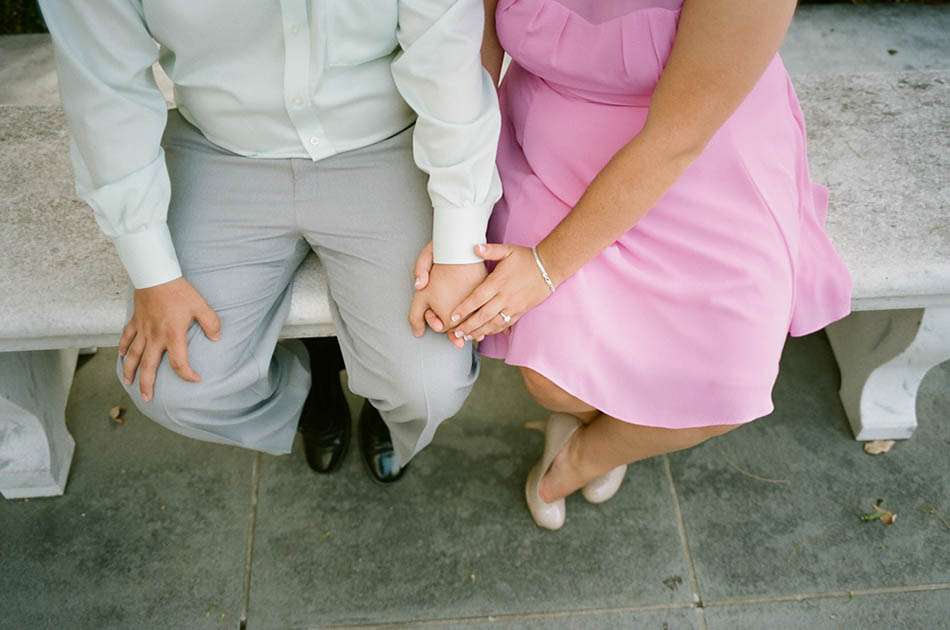 A summer engagement session at Clevleand Museum of Art with Lindsey and Jared
