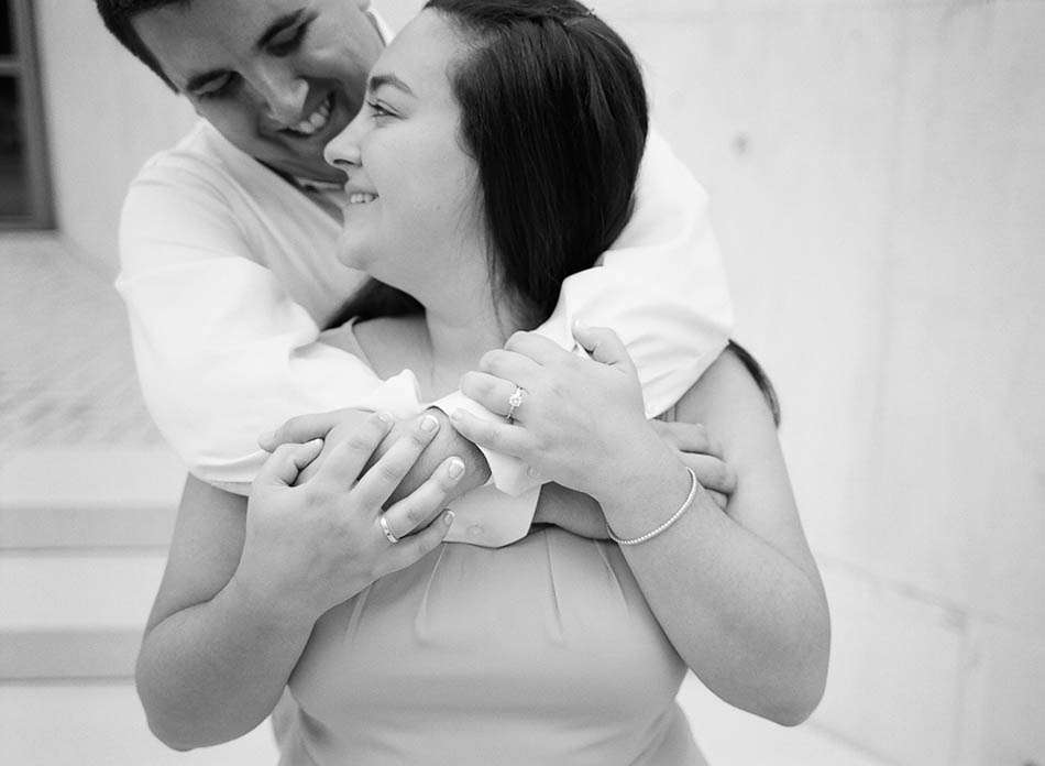 A summer engagement session at Clevleand Museum of Art with Lindsey and Jared