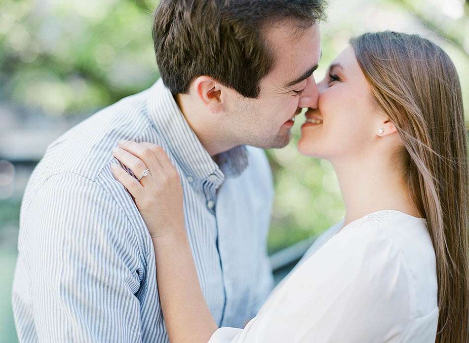 Annie & Kevin – A Downtown Chicago Engagement Session