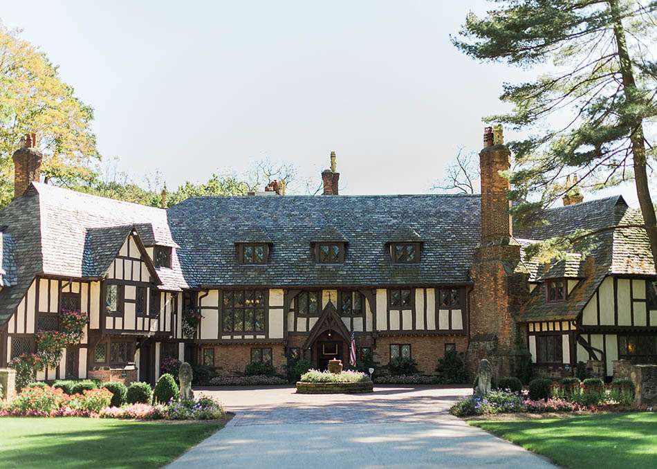 An autumn Hillbrook Club Cleveland wedding by Hunter Photographic
