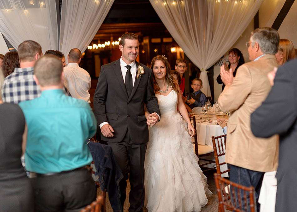 An autumn Hillbrook Club Cleveland wedding by Hunter Photographic