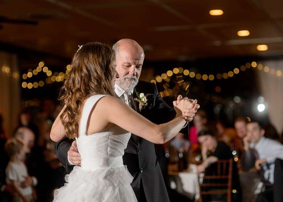 An autumn Hillbrook Club Cleveland wedding by Hunter Photographic