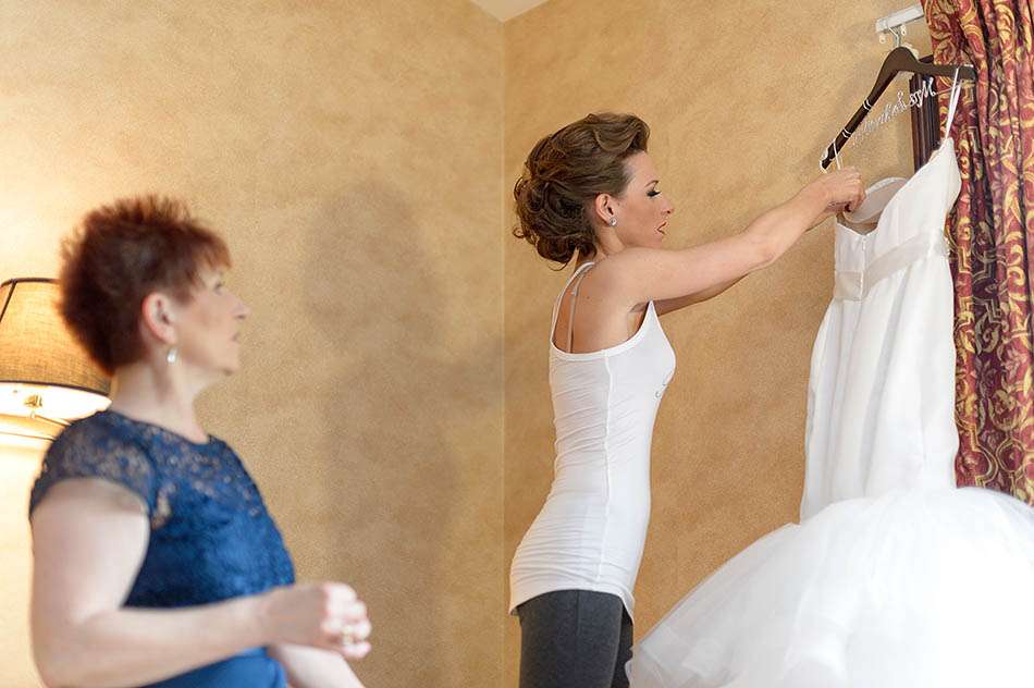 A spring Signature of Solon wedding by Cleveland wedding photographer Hunter Photographic