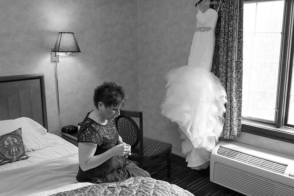 A spring Signature of Solon wedding by Cleveland wedding photographer Hunter Photographic