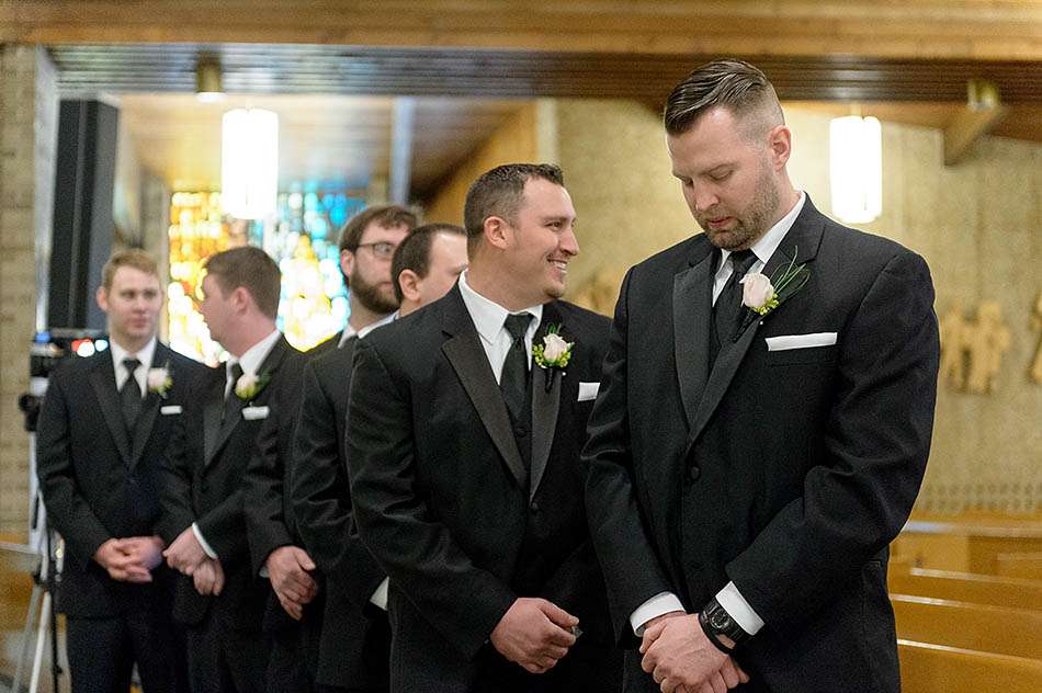 A spring Signature of Solon wedding by Cleveland wedding photographer Hunter Photographic