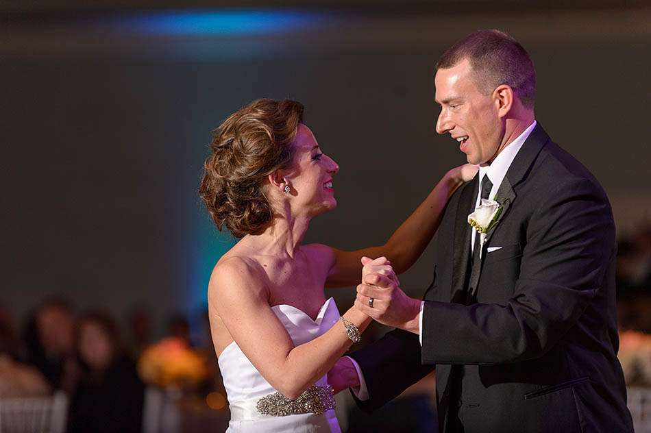 A spring Signature of Solon wedding by Cleveland wedding photographer Hunter Photographic