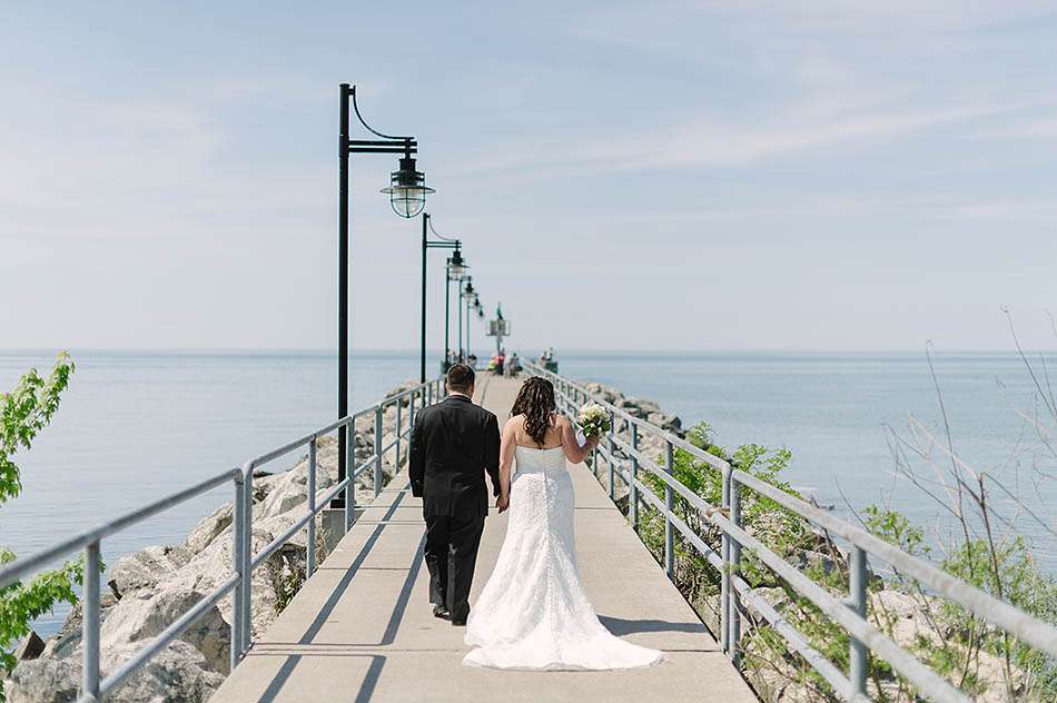 An Avon Lake wedding at Fountaine Bleau with Lindsey and Jared