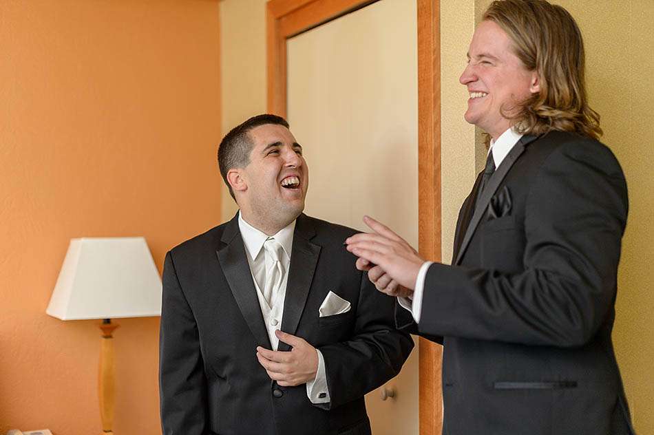 An Avon Lake wedding at Fountaine Bleau with Lindsey and Jared