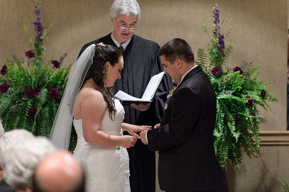 An Avon Lake wedding at Fountaine Bleau with Lindsey and Jared