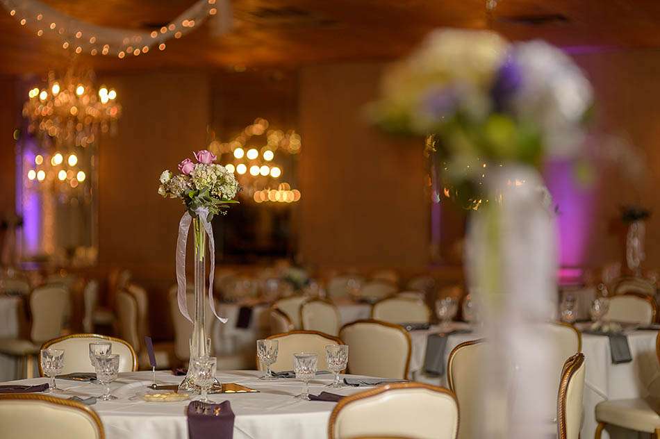 An Avon Lake wedding at Fountaine Bleau with Lindsey and Jared