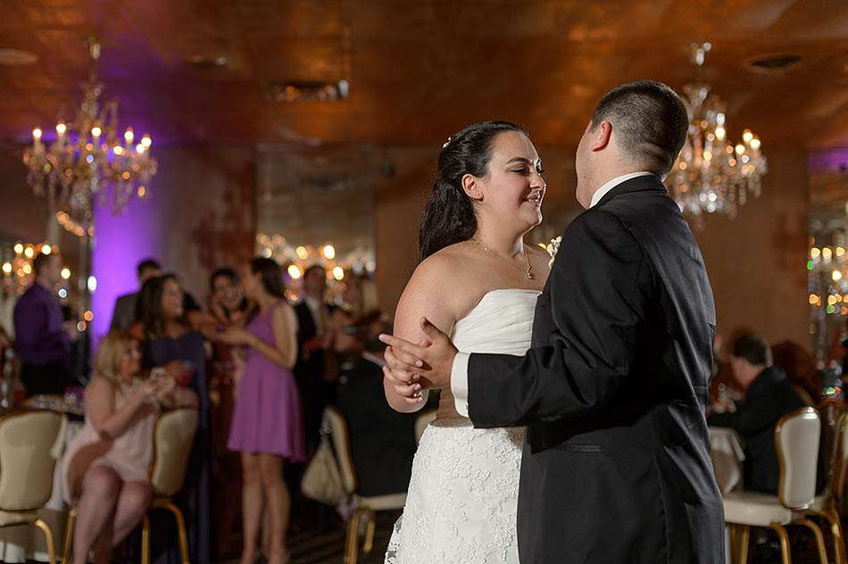 An Avon Lake wedding at Fountaine Bleau with Lindsey and Jared