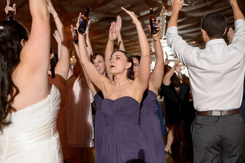 An Avon Lake wedding at Fountaine Bleau with Lindsey and Jared