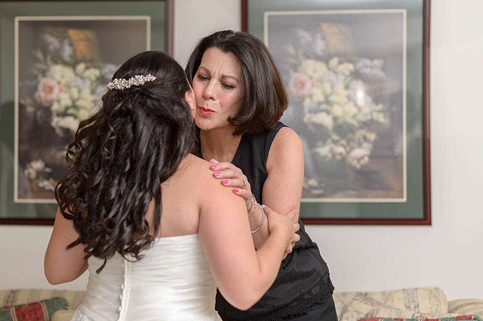 An Avon Lake wedding at Fountaine Bleau with Lindsey and Jared