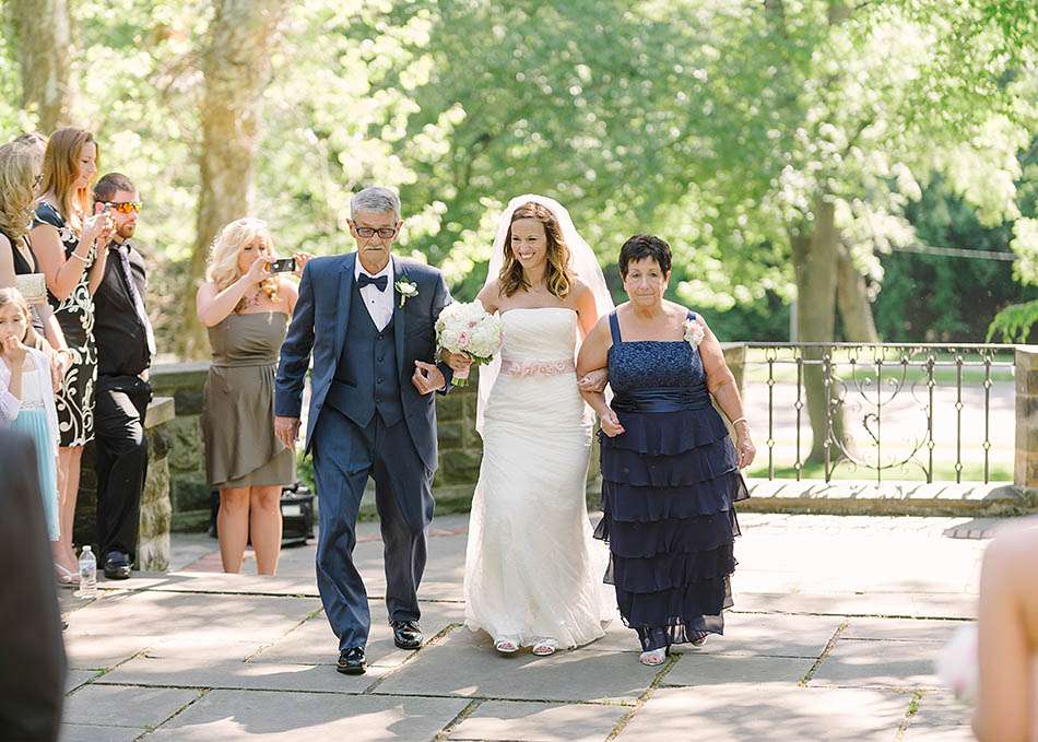 A summer Cleveland Cultural Gardens wedding captured on film by Hunter Photographic