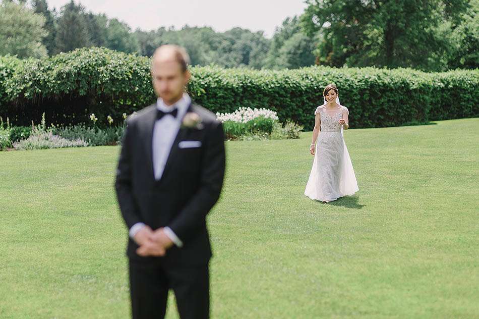 First look at Kirtland Country Club by Cleveland wedding photographer Hunter Photographic