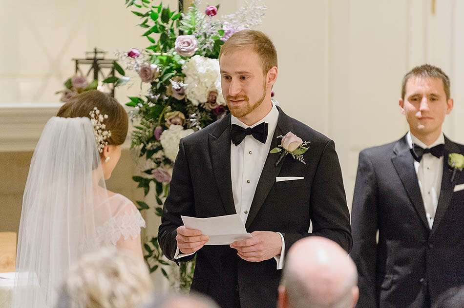 Wedding ceremony at Kirtland Country Club by Cleveland wedding photographer Hunter Photographic